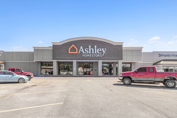 Scottsboro Marketplace: 24833 John T Reid Pkwy, Scottsboro, AL 35768
